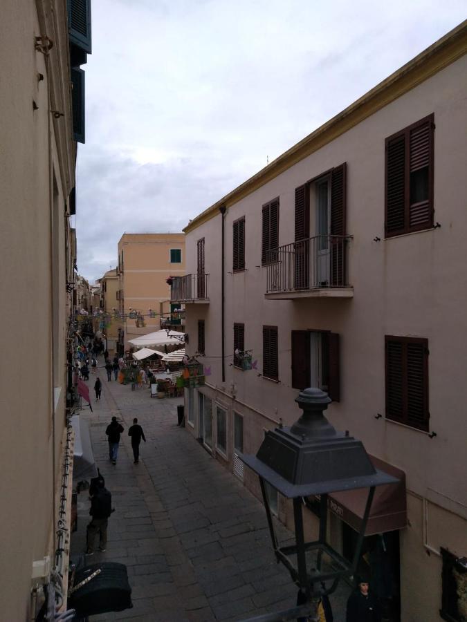 Piazza Ginnasio Affittacamere Alghero Exteriör bild